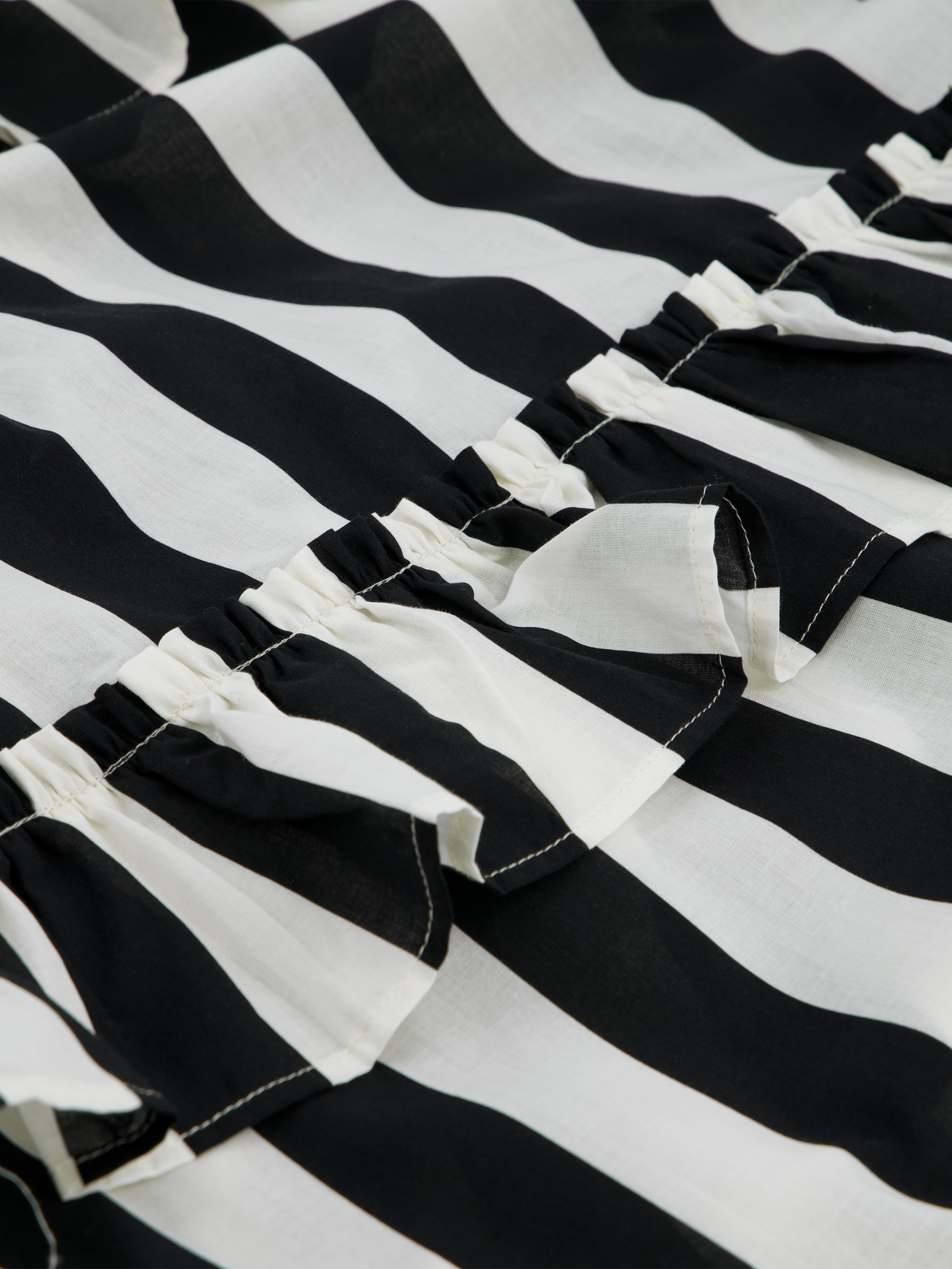 Kleid Streifen Schwarz und Weiß Singapore GirlsMustHave