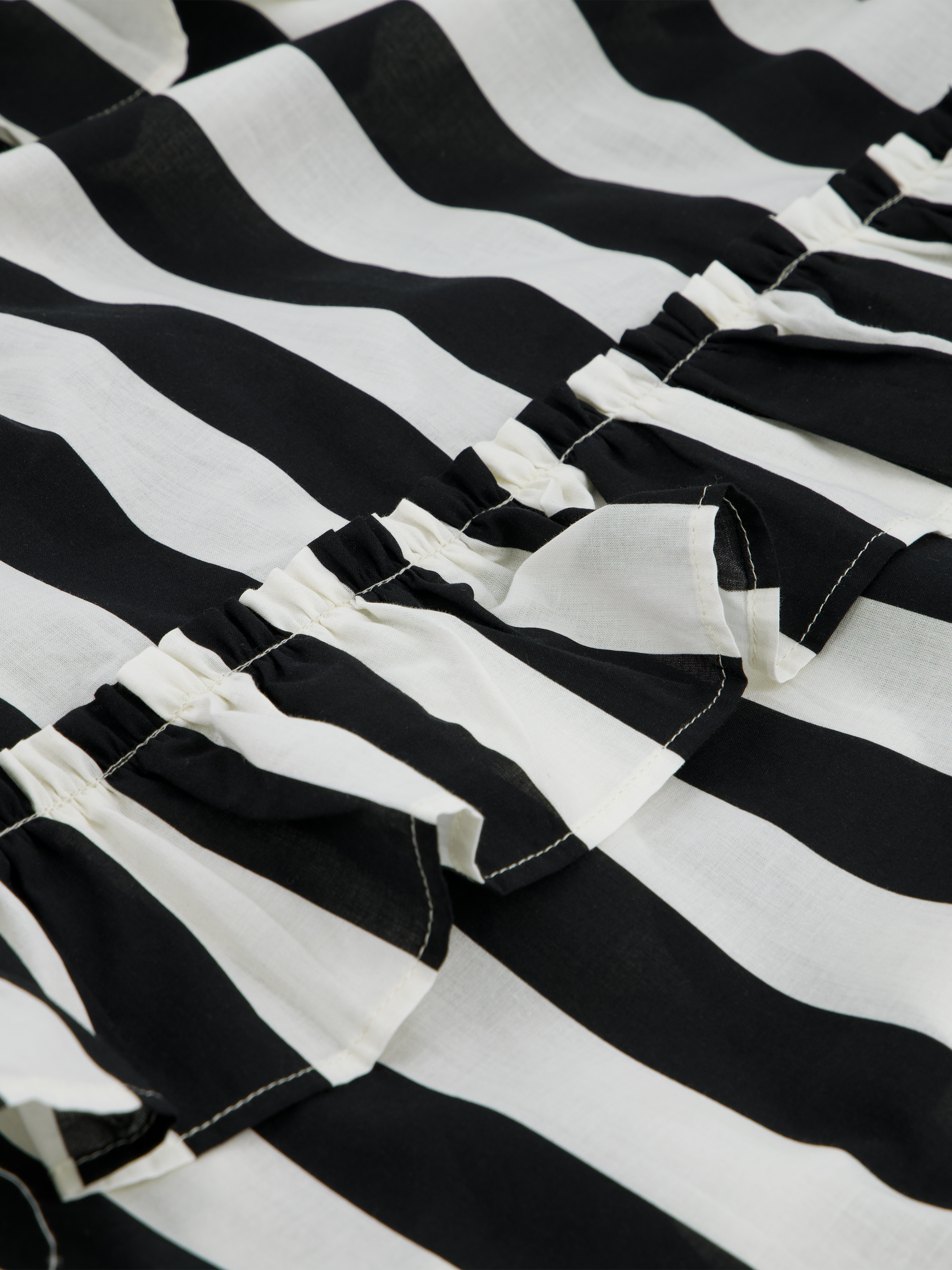 Kleid Streifen Schwarz und Weiß Singapore GirlsMustHave